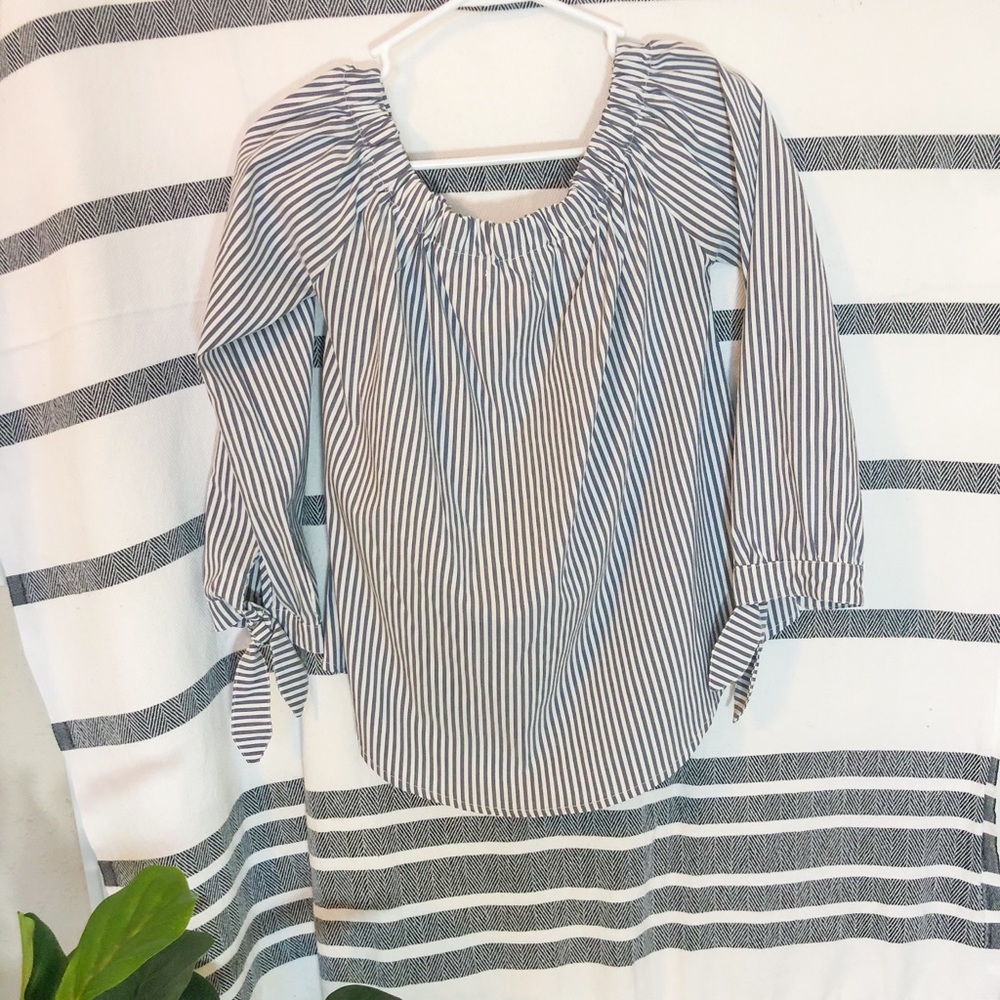 KALUA Off-the-Shoulder Top